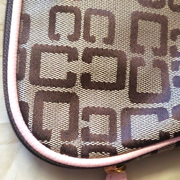 Chic Geometric Patterned Cosmetic Bag - Picture 6 of 10